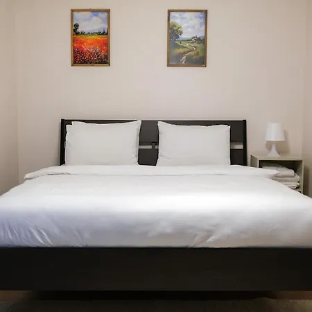 Apartament 2br House Next To Metro *
