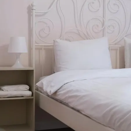 Appartement 2br House Next To Metro Istanboel
